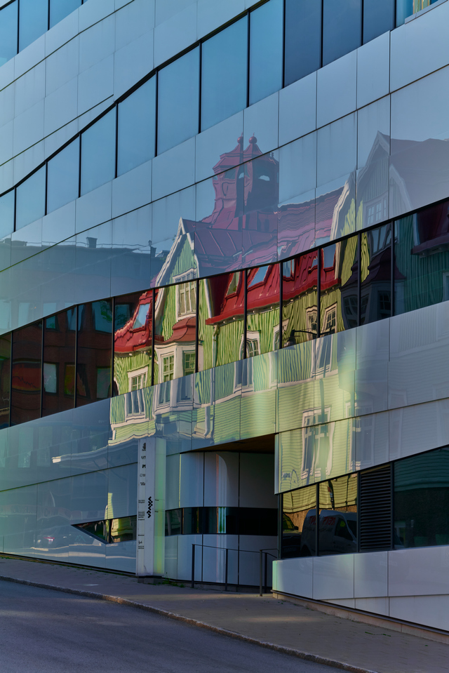 Panasonic S 70_300mm_19w.jpg